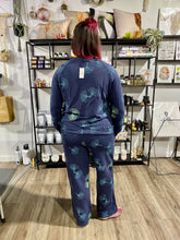 Load image into Gallery viewer, Smoking Lily Sea To Sky Sweatshirt