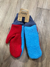 Load image into Gallery viewer, Nooks mitts (6-10 years)