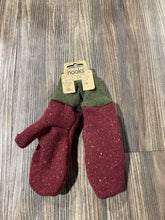 Load image into Gallery viewer, Nooks mitts (6-10 years)
