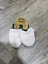 Load image into Gallery viewer, Nooks upcycled mitts (baby)
