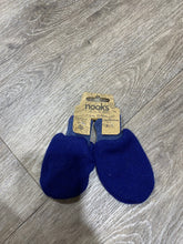 Load image into Gallery viewer, Nooks upcycled mitts (baby)
