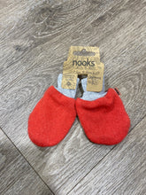 Load image into Gallery viewer, Nooks upcycled mitts (baby)
