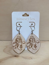 Load image into Gallery viewer, Statement earrings
