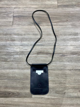 Load image into Gallery viewer, Leather phone sling

